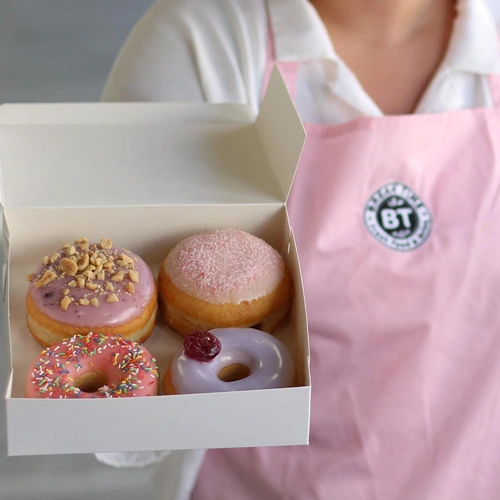 Break Time — printemps : donuts et tenue rose