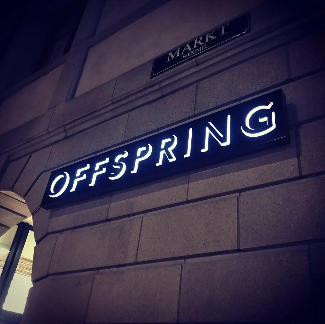 Offspring — enseigne lumineuse